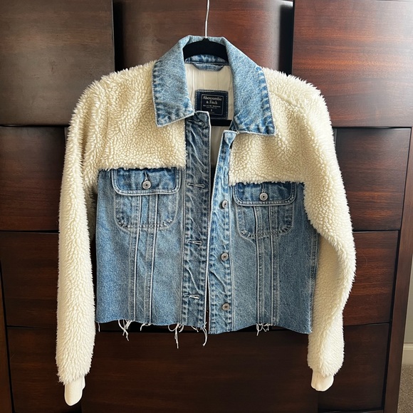 Abercrombie & Fitch Jackets & Blazers - Abercrombie & Fitch Cropped Sherpa Denim Jacket